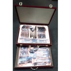 72 PC CUTLERY SET HIGHLY POLISHED IN WOODEN CASE